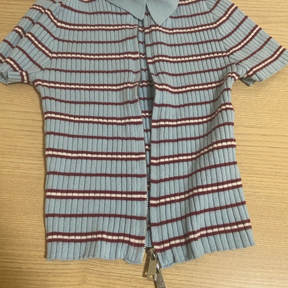 Stripped Ribbed Top with Zipper - Picture 2 of 2